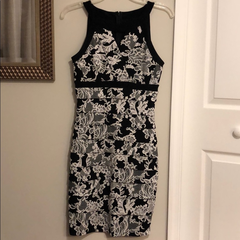 White House black market black and white dress